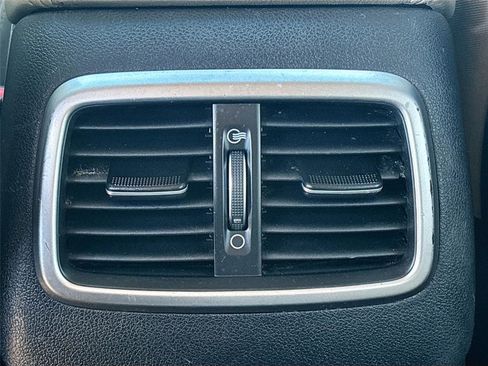 Used 2017 Kia Sorento LX w/ LX Convenience Package image 26