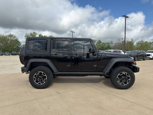 Used 2015 Jeep Wrangler Unlimited Rubicon image 4