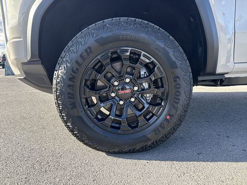 New 2026 GMC Canyon Elevation w/ Convenience Package image 10