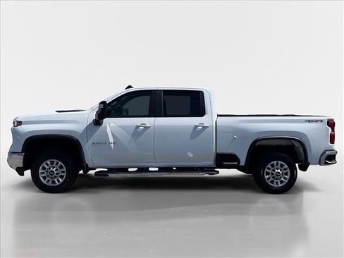 Used 2025 Chevrolet Silverado 2500 LT w/ Convenience Package image 3