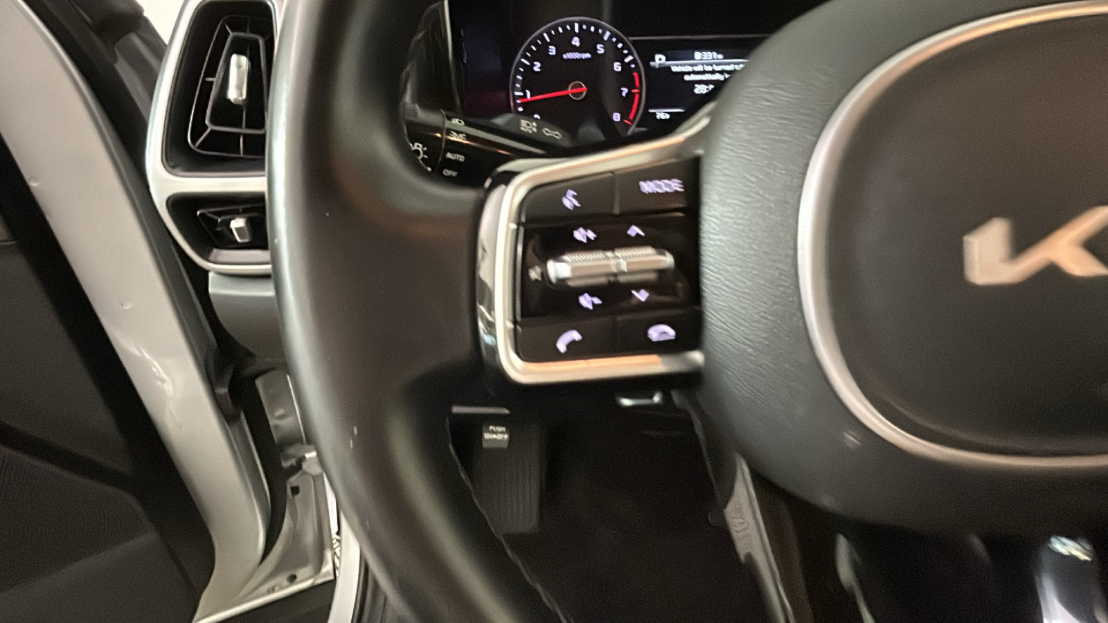Used 2022 Kia Sorento S FWD image 20
