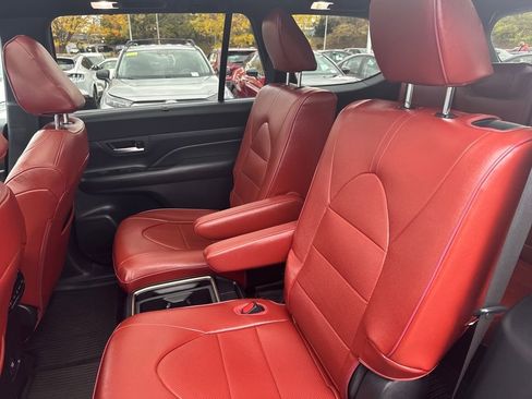 Used 2024 Toyota Grand Highlander AWD Hybrid image 35