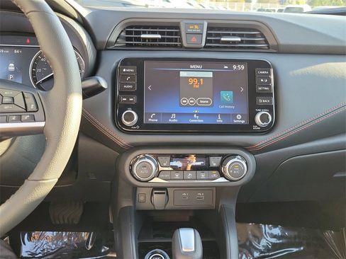 New 2025 Nissan Versa SR w/ Trunk Package image 9