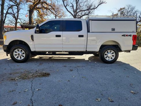 Used 2017 Ford F250 XL w/ Power Equipment Group image 4