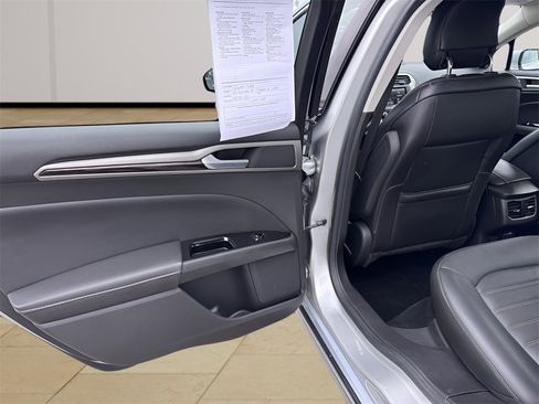 Used 2014 Ford Fusion Energi SE image 18