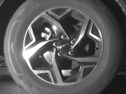 Used 2025 Kia Sportage LX FWD image 15