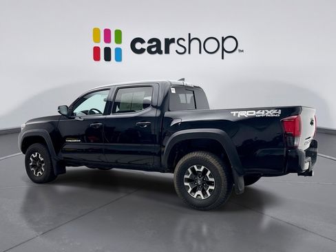 Used 2018 Toyota Tacoma TRD Off-Road AWD/4WD image 3