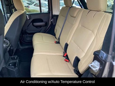 Used 2018 Jeep Wrangler Unlimited Sport S image 17