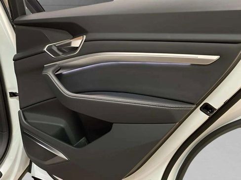 Used 2024 Audi Q8 e-tron Premium Plus w/ Premium Plus Package image 78