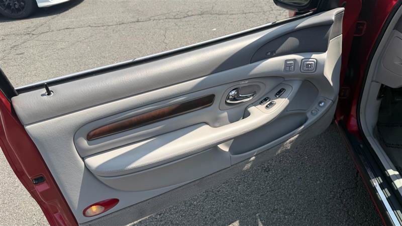 Used 1997 Lincoln Mark VIII LSC RWD image 12