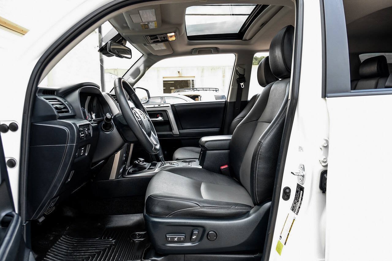 Used 2021 Toyota 4Runner SR5 Premium w/ Moonroof Package AWD/4WD image 4