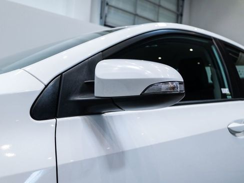 Used 2016 Toyota Corolla S image 9