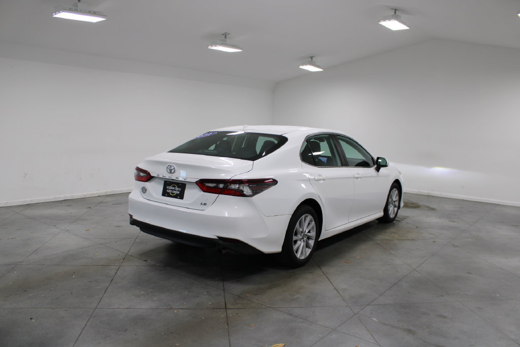 Used 2022 Toyota Camry LE FWD image 9