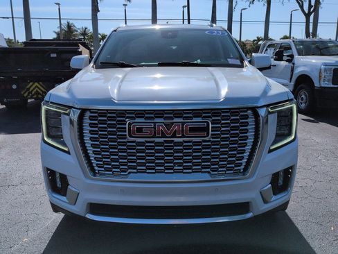 Used 2023 GMC Yukon XL Denali AWD/4WD image 9