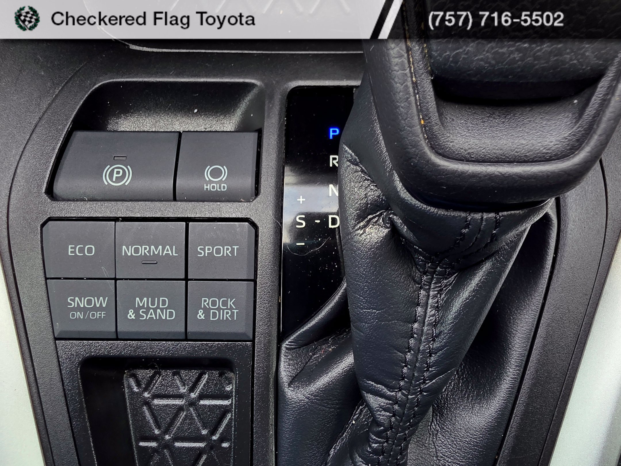 Used 2022 Toyota RAV4 XLE AWD/4WD image 25