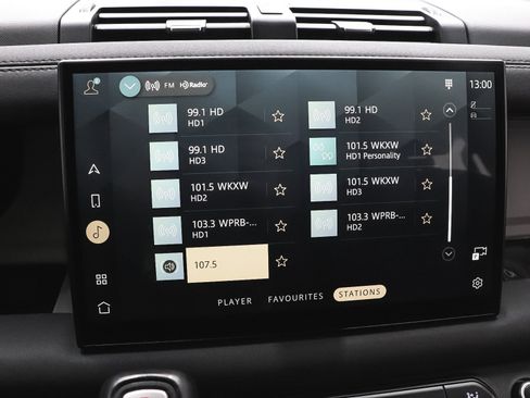 Used 2023 Land Rover Defender 130 X-Dynamic SE image 37