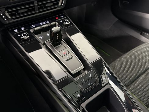 Certified 2024 Porsche 911 Carrera T RWD image 19