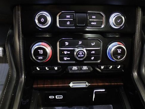 Used 2023 GMC Yukon XL Denali Ultimate w/ LPO, Floor Liner Package image 33