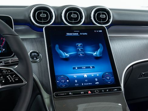 New 2026 Mercedes-Benz GLC 300 4MATIC image 19