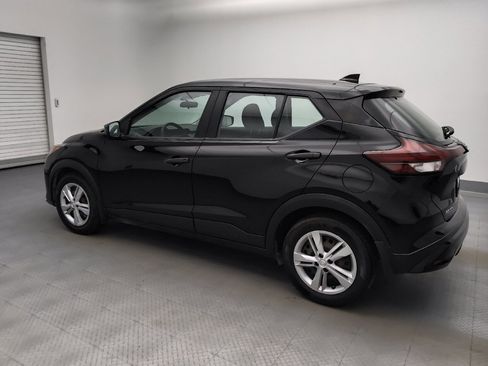 Used 2021 Nissan Kicks S image 3