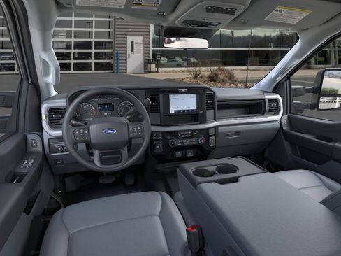 New 2026 Ford F550 4x4 SuperCab Super Duty image 9