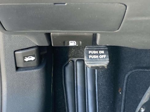 Used 2025 Nissan Altima 2.5 SV FWD image 29