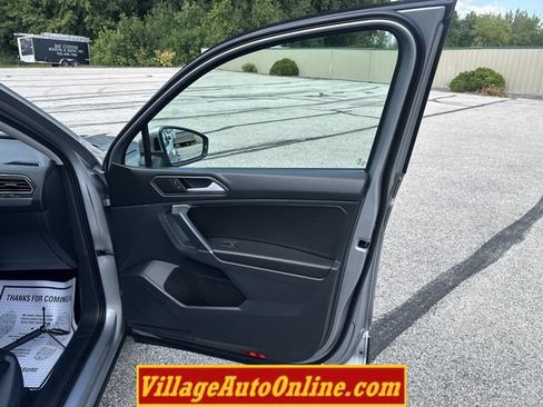Used 2020 Volkswagen Tiguan SE w/ Panoramic Sunroof Package AWD/4WD image 37