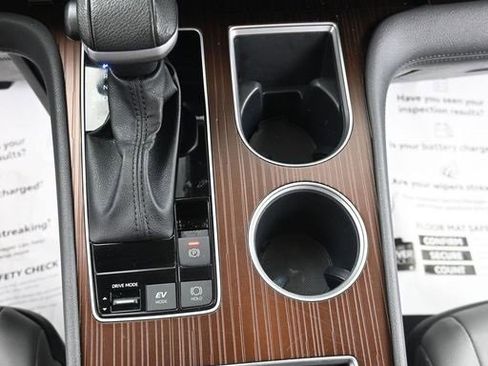 Used 2023 Toyota Sienna XLE image 23