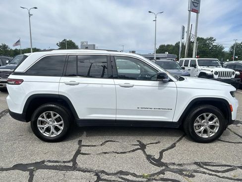 Used 2023 Jeep Grand Cherokee Limited AWD/4WD image 7