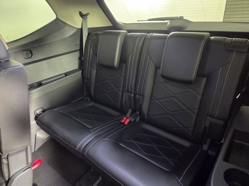 Used 2024 Volkswagen Atlas SE FWD image 25