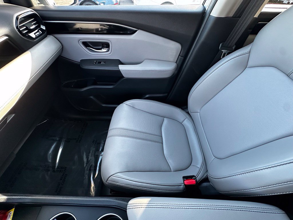 Used 2025 Honda Pilot Touring image 40