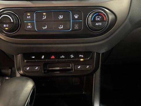 Used 2022 Chevrolet Colorado Z71 AWD/4WD image 16