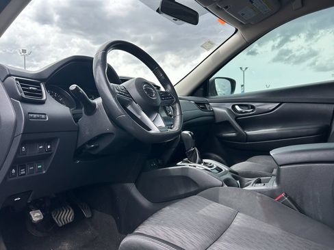 Used 2018 Nissan Rogue SV w/ Premium Package AWD/4WD image 25