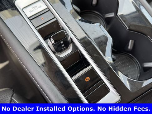 Used 2025 Volkswagen Atlas SE FWD image 19
