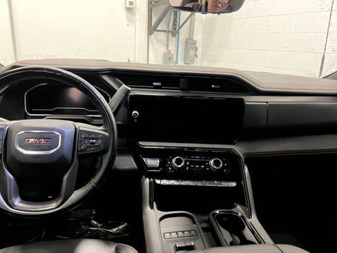 Used 2025 GMC Sierra 2500 AT4 w/ AT4 Premium Plus Package image 11