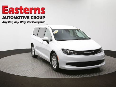 Used 2023 Chrysler Voyager LX FWD image 50