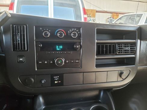 Used 2014 GMC Savana 2500 RWD image 15