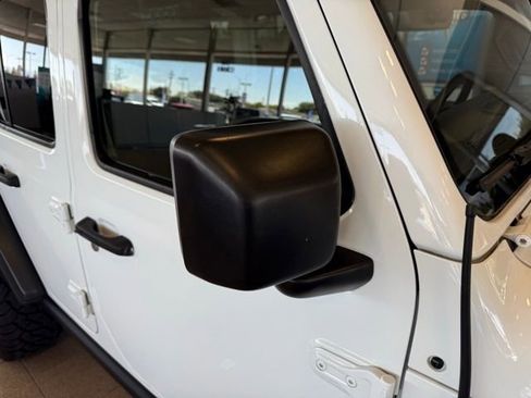 Used 2018 Jeep Wrangler Unlimited Rubicon image 11