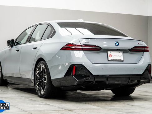 Used 2025 BMW i5 M60 w/ Premium Package image 10