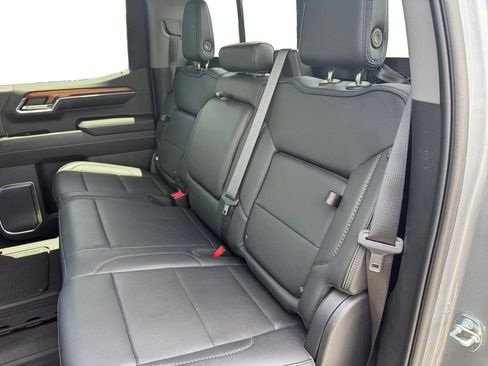 Used 2023 GMC Sierra 1500 Denali w/ Denali Reserve Package AWD/4WD image 16