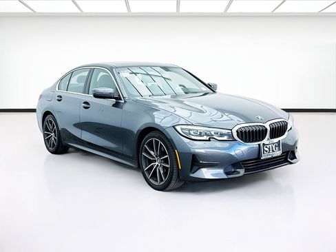 Used 2022 BMW 330i Sedan w/ Premium Package image 3