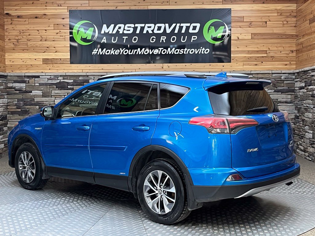 Used 2017 Toyota RAV4 XLE AWD/4WD image 9