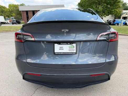 Used 2023 Tesla Model Y AWD image 12