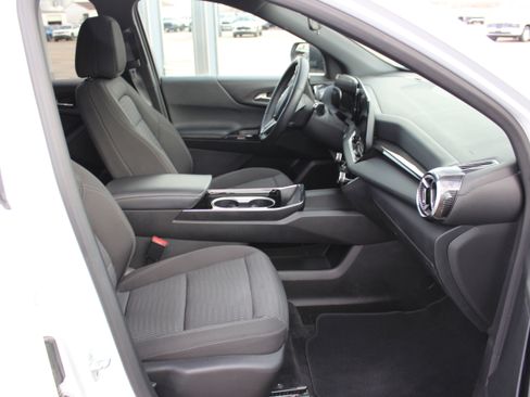 Used 2025 Chevrolet Equinox LT image 12