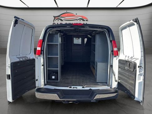 Used 2020 Chevrolet Express 3500 Extended w/ Driver Convenience Package RWD image 10