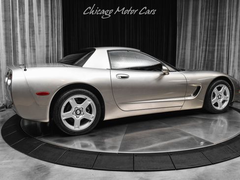 Used 1999 Chevrolet Corvette Coupe w/ Lighting Pkg RWD image 5