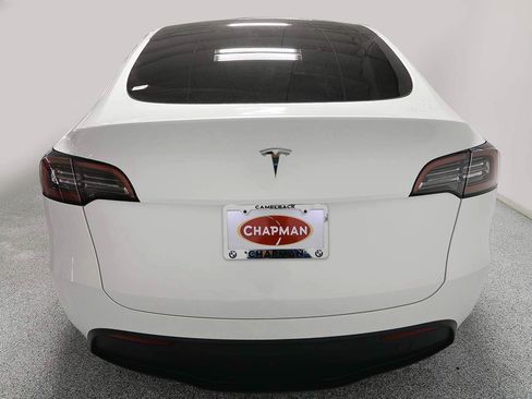 Used 2023 Tesla Model Y AWD image 4