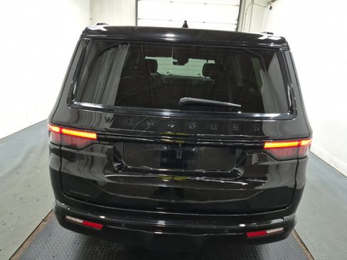 Used 2023 Jeep Wagoneer Series II AWD/4WD image 9