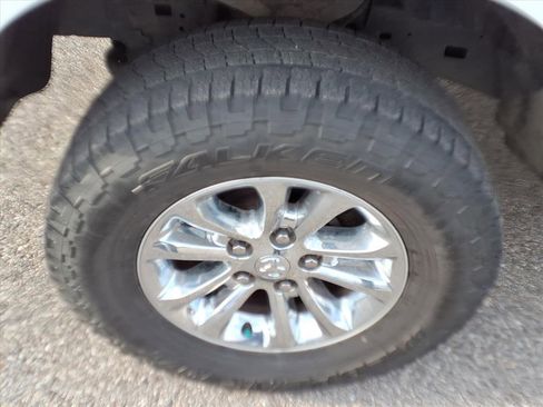 Used 2018 RAM 1500 SLT image 11