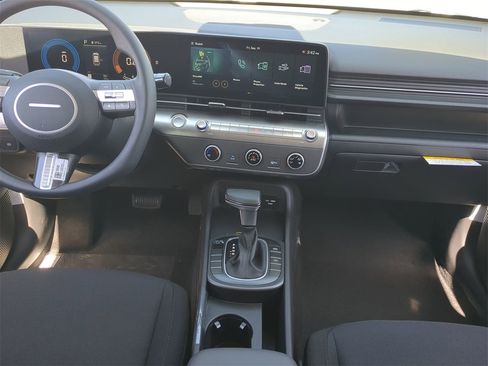 New 2026 Hyundai Kona SE image 14
